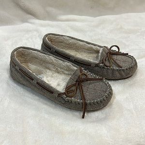 MinneTonka, slippers, moccasins, size 9